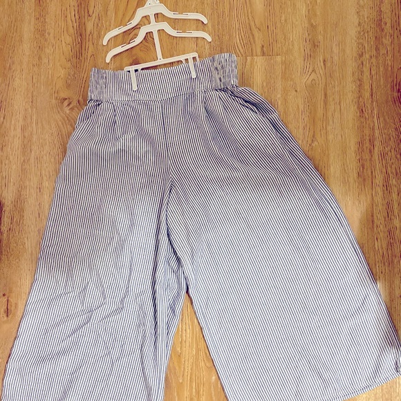 Aritzia M Sunday Best blue and white striped palazzo pants - Picture 3 of 6